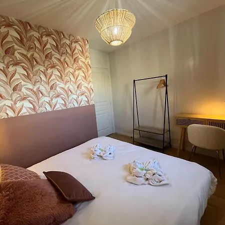 Dahlia, Appt Cosy Avec Parking Et Balcon דירה