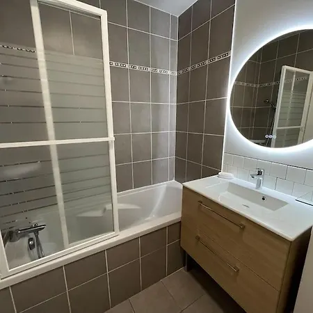 Appartement Dahlia, Appt Cosy Avec Parking Et Balcon Caen